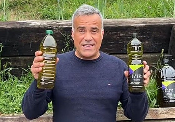 El creador de contenido en TikTok @aceiteadomicilio.