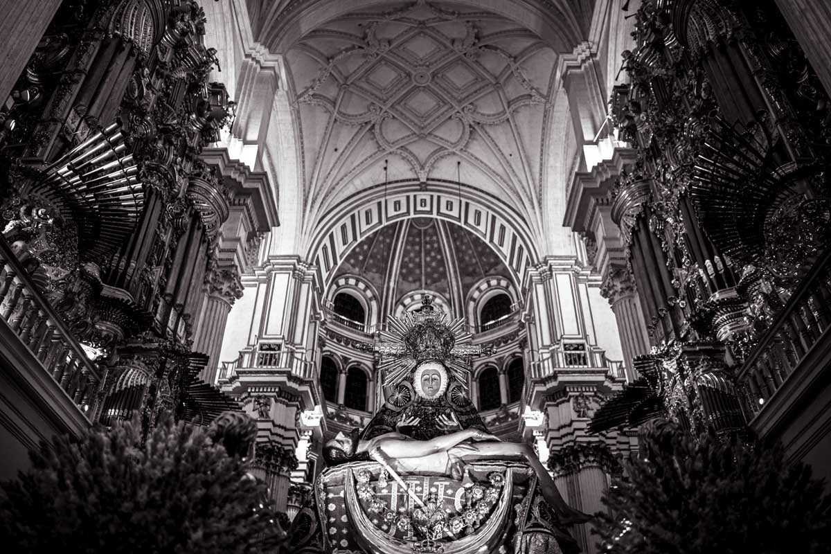 Las imágenes más íntimas de la procesión de la Virgen de las Angustias