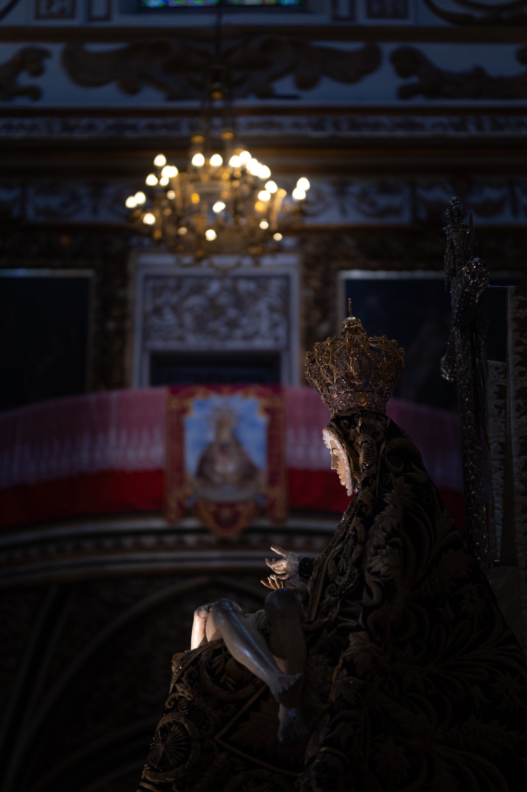 Las imágenes de la procesión de la Patrona por las calles de Granada