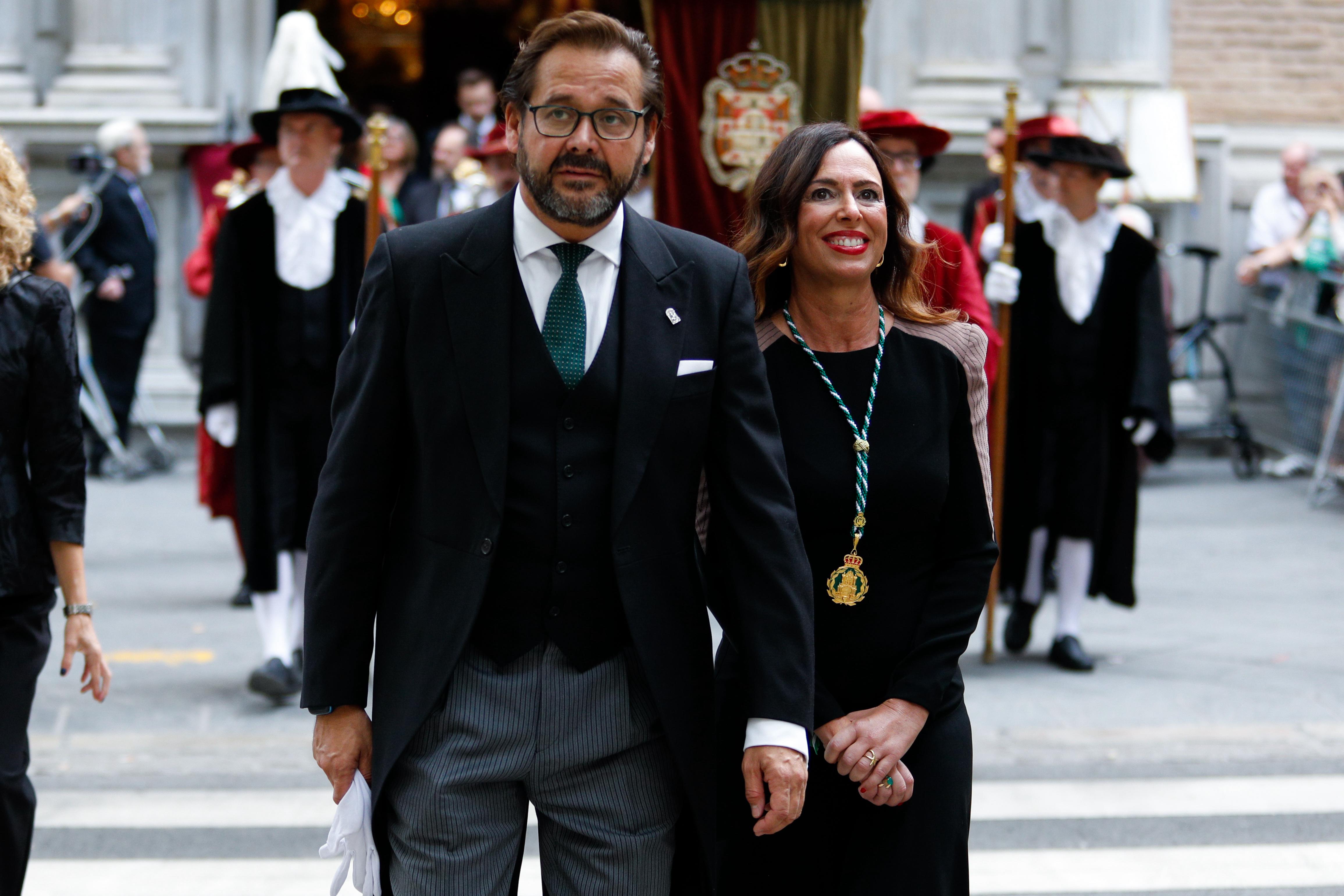 Las imágenes de la procesión de la Patrona por las calles de Granada
