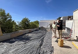 Obras de creación de los nuevos nichos en Salobreña