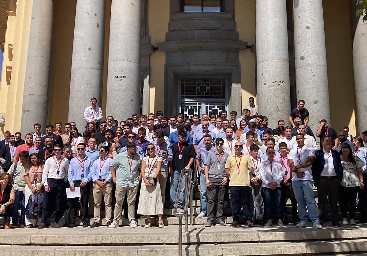 Parte del equipo de Kyndryl en Granada.