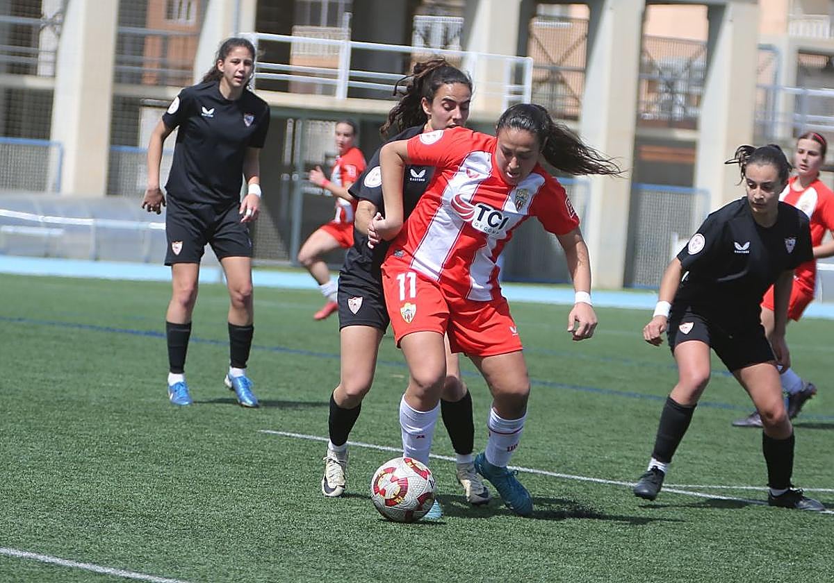 Paqui Campoy firmó un 'doblete' en el novedoso derbi provincial contra el CFF Mvrgi.