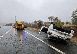 Una persona herida tras salirse su coche en la A92N y volcar a la altura de Gor.