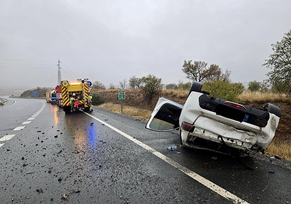 Una persona herida tras salirse su coche en la A92N y volcar a la altura de Gor.