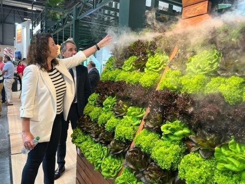 La alcaldesa de Almería, en una edición pasada de la feria de Madrid.