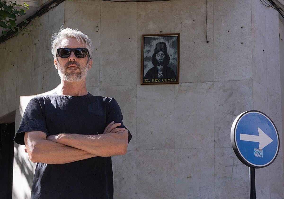 Nacho García, AxisPixel, junto al cuadro de Boabdil en Gran Vía.