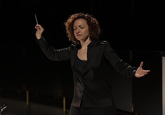 Lucía Marín empuña la batuta.