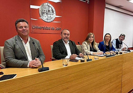 Imagen de una de las mesas.