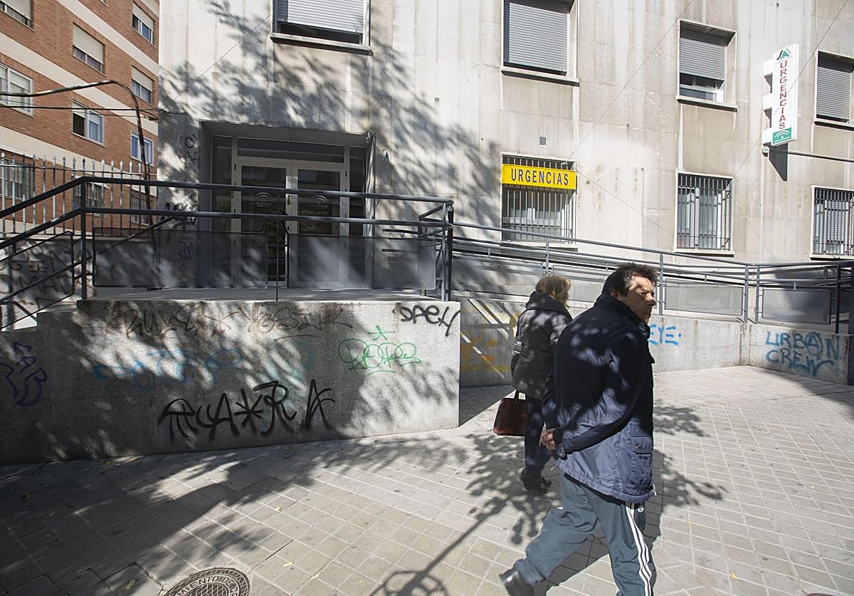 Entrada al servicio de Urgencias del centro de salud Gran Capitán.