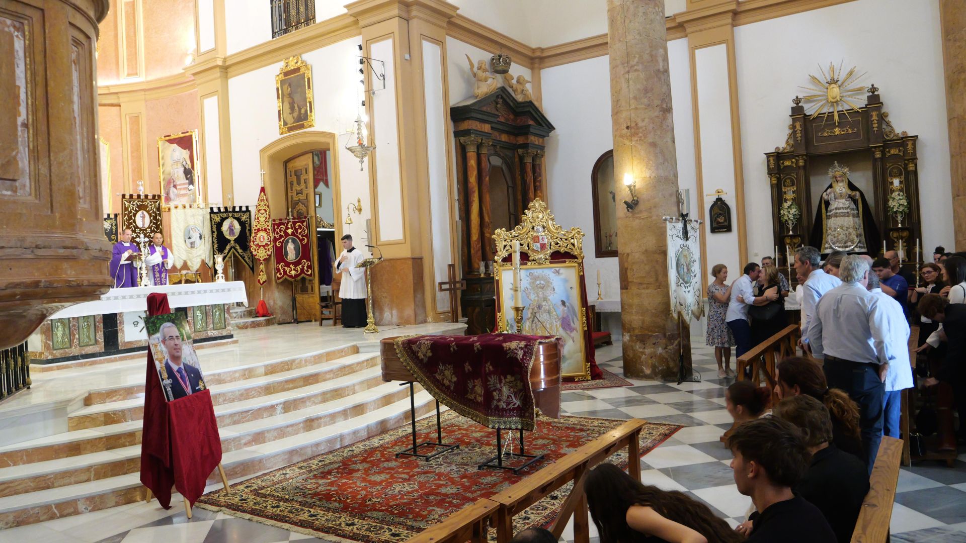 Las imágenes del entierro de Antonio Campos en Berja