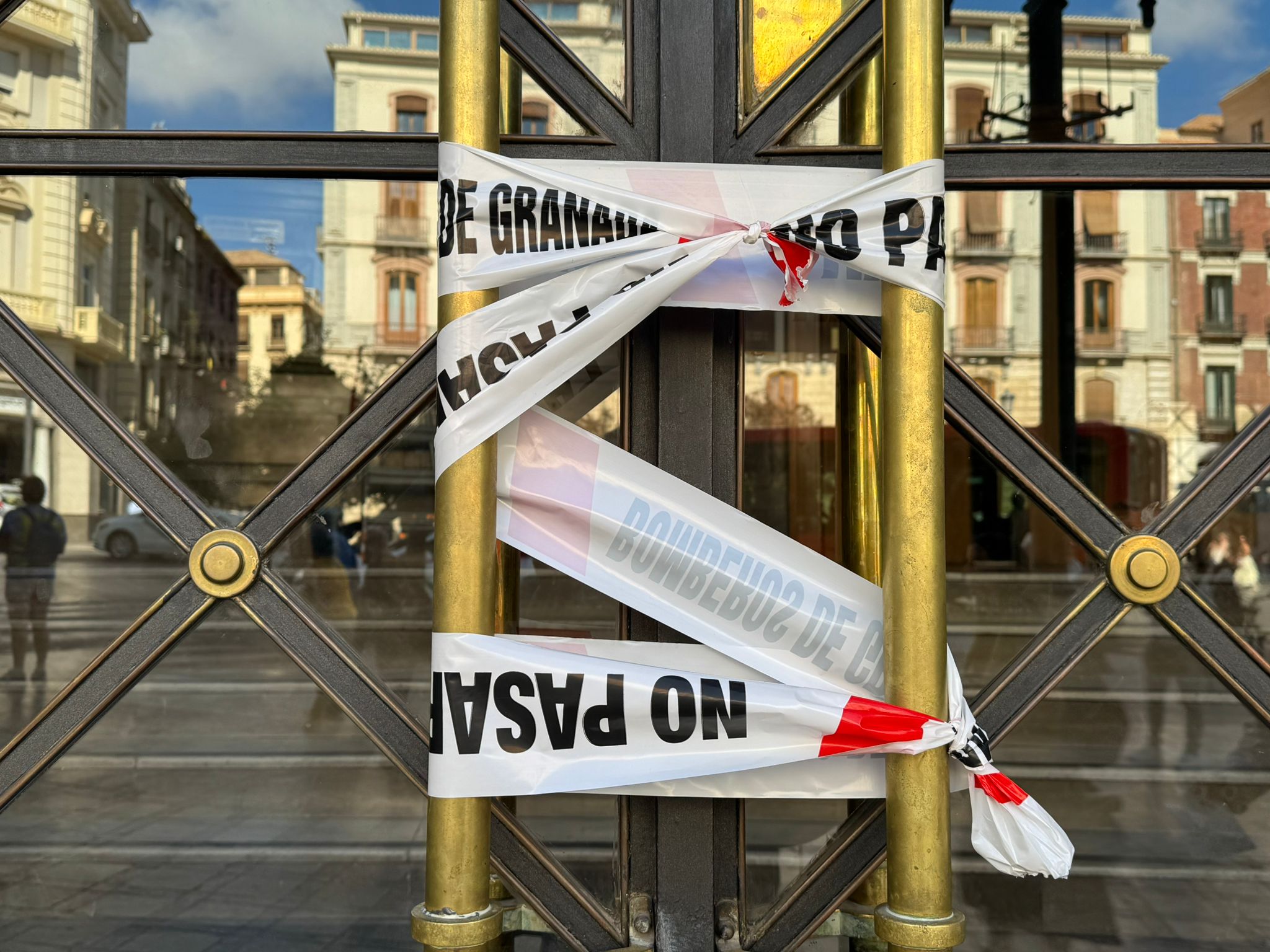 El incendio en el edificio de Correos, en imágenes