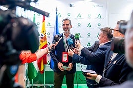 El consejero de Agricultura, Pesca, Agua y Desarrollo Rural, Ramón Fernández-Pacheco