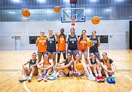 La plantilla del GmasB, expectante ante el inicio de temporada.