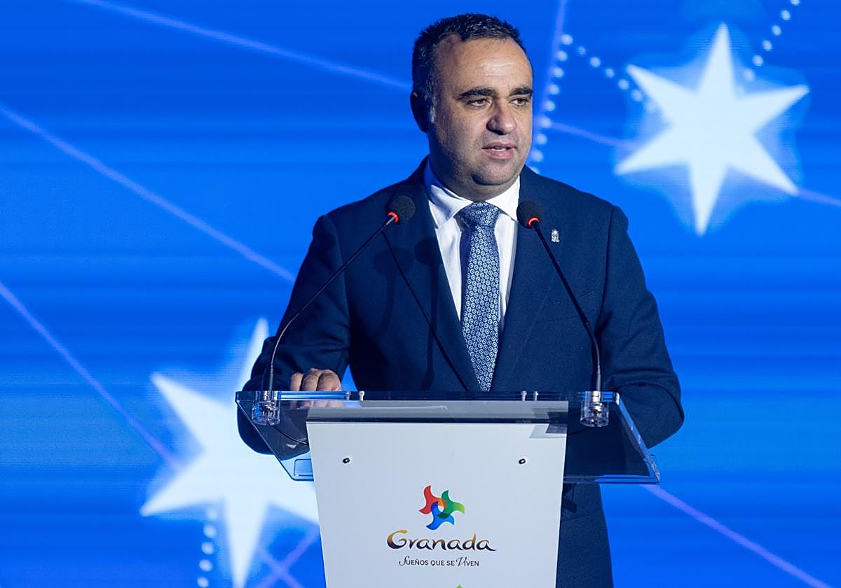 El presidente de la Diputación, Francis Rodríguez, durante los Premios de Turismo 2025.