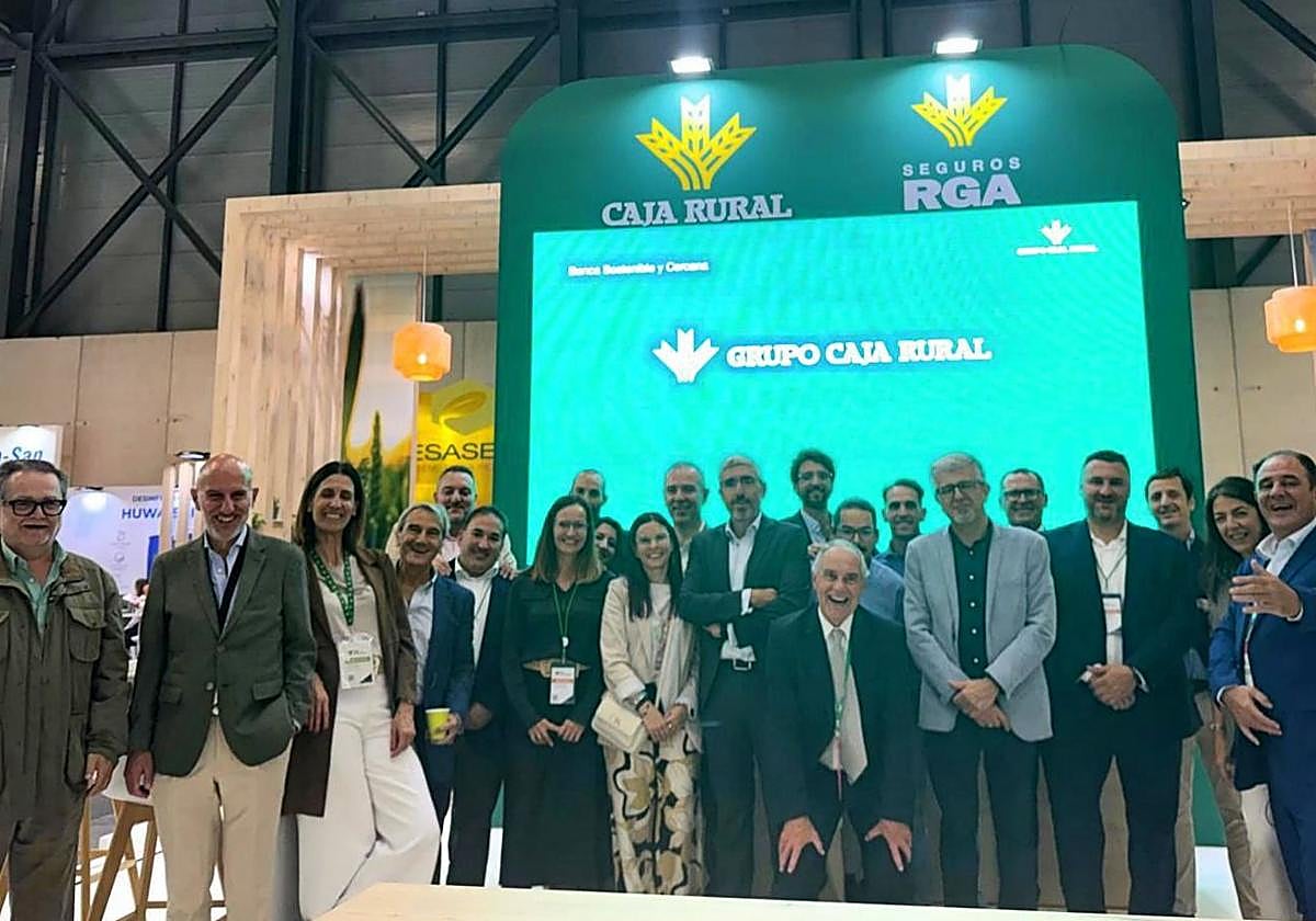 Caja Rural Granada reafirma su compromiso con el sector agroalimentario en Fruit Attraction 2025
