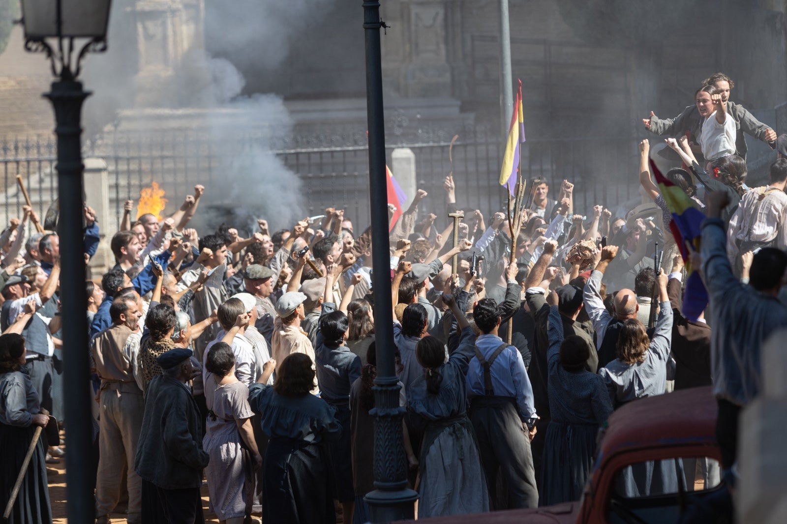Las imágenes de los Javis en la Plaza de Santa Ana rodando para su nueva película