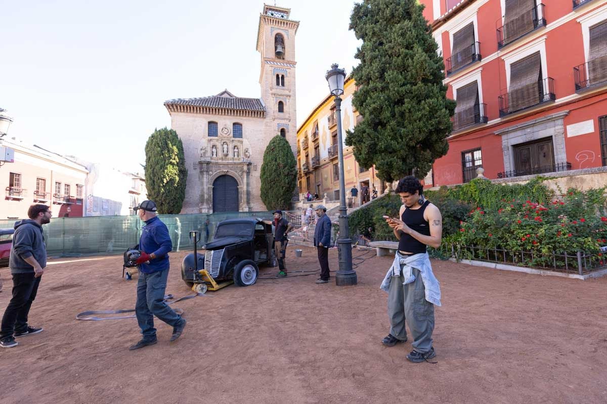 Las imágenes de los Javis en la Plaza de Santa Ana rodando para su nueva película