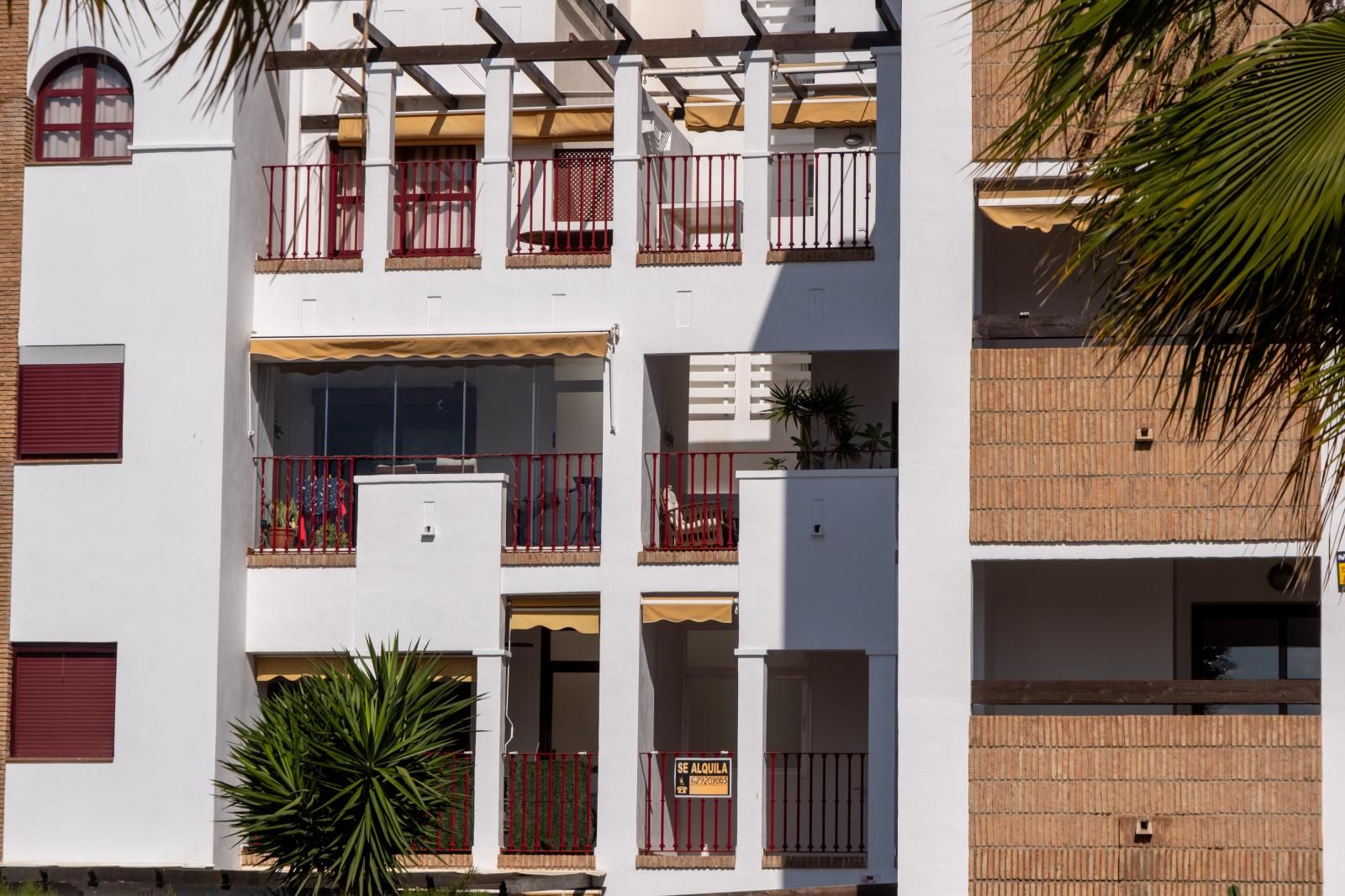 Imagen principal - Las Terrazas de Playa Granada, Los Moriscos y en la última imagen la promoción Aqua de Osuna, aún en obras.