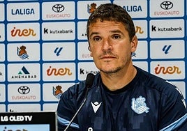 El entrenador de la Real Sociedad B, Jon Ansotegi, en sala de prensa.