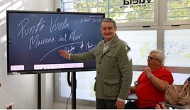 Antonio Sanz, en la inauguración del Punto Vuela de Mairena del Alcor.