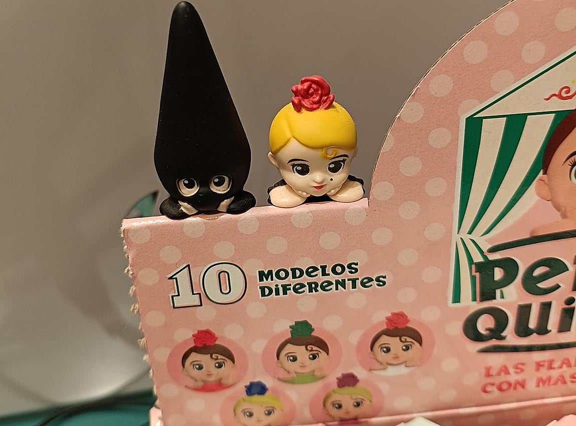 Imagen secundaria 1 - De los calcetines más virales a las 17 colecciones de cromos de Holy Cards