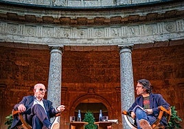Las imágenes de Salman Rushdie en la Alhambra