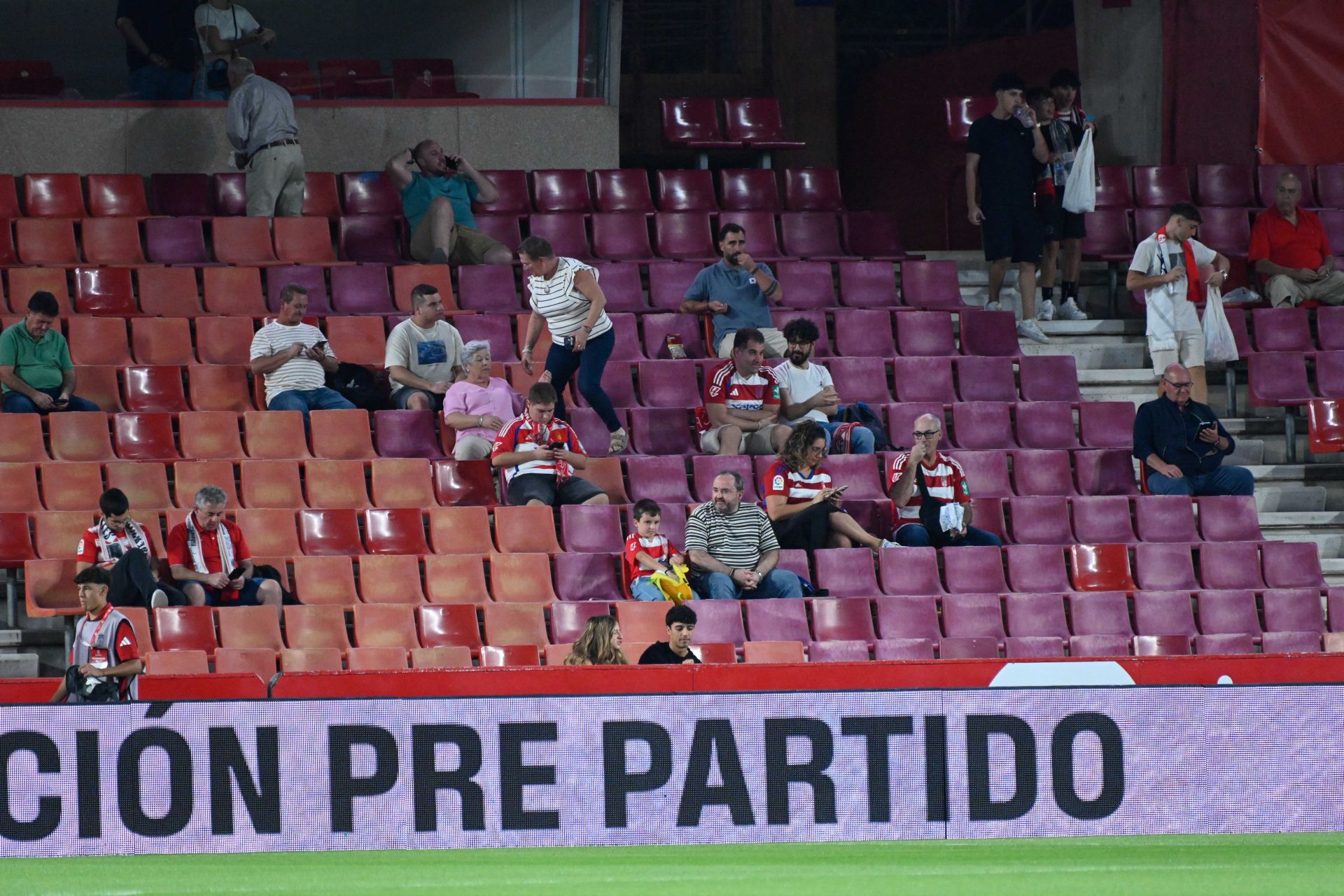 Encuéntrate en Los Cármenes durante el Granada-Real Sociedad B