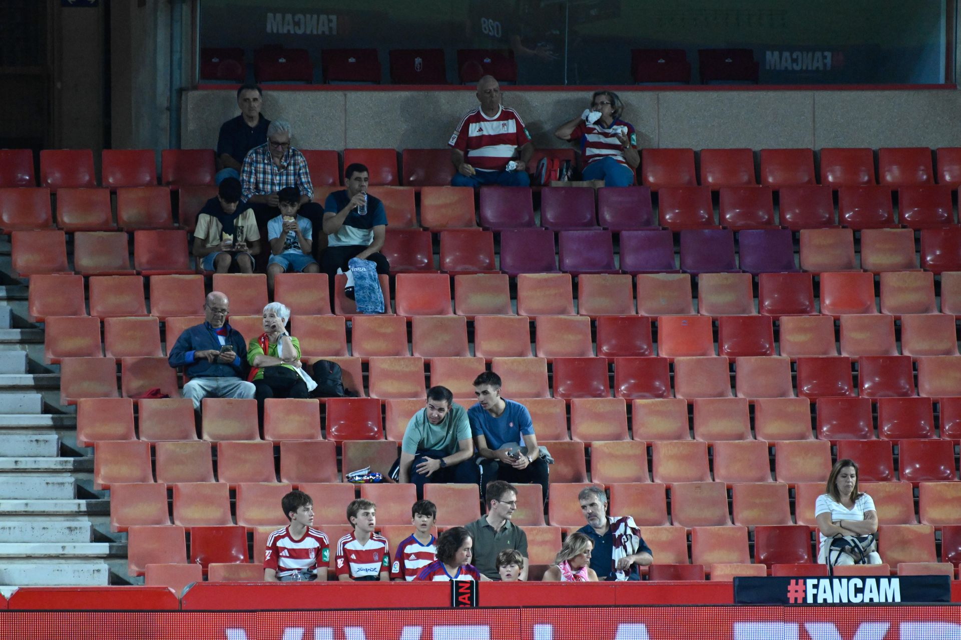 Encuéntrate en Los Cármenes durante el Granada-Real Sociedad B