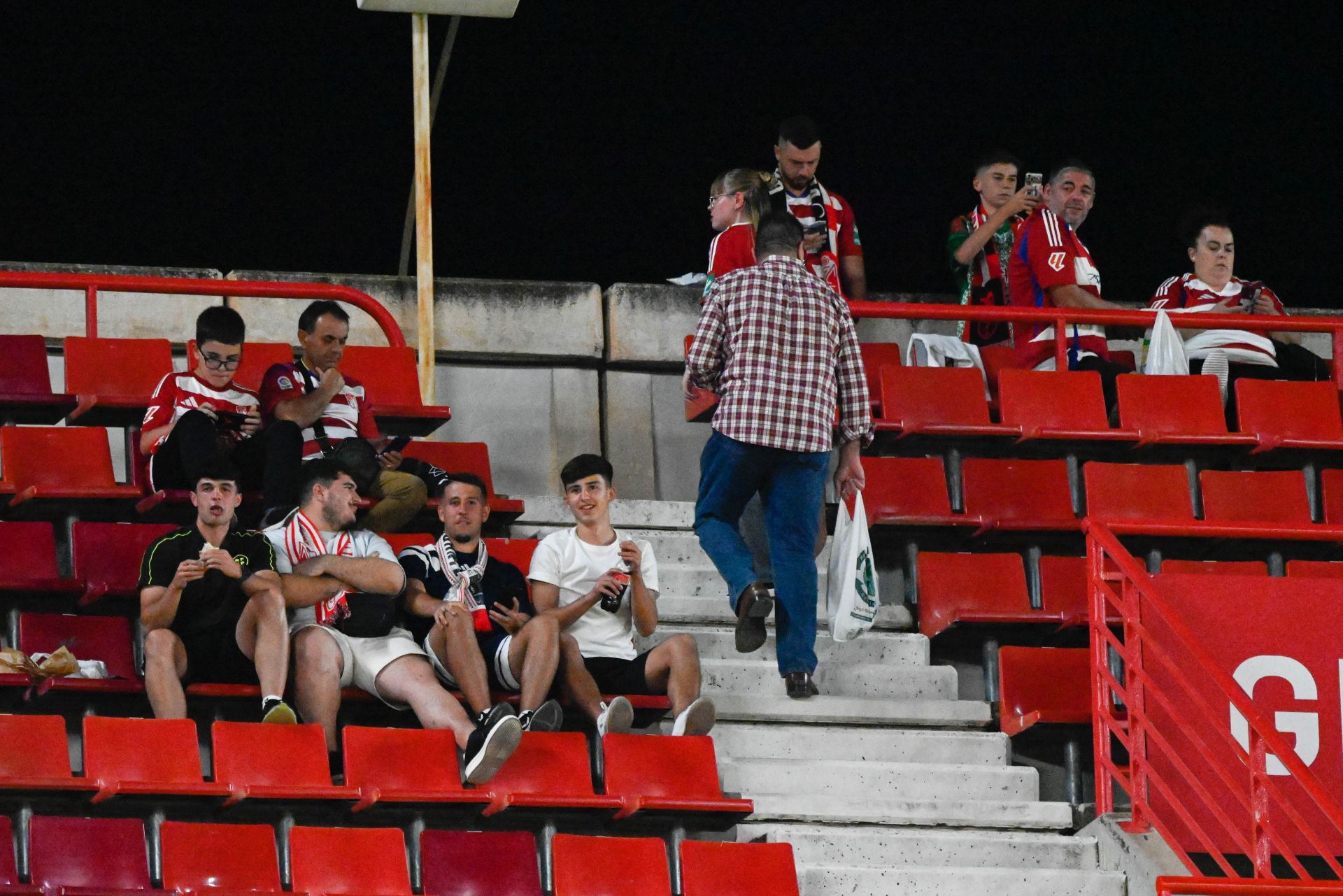 Encuéntrate en Los Cármenes durante el Granada-Real Sociedad B