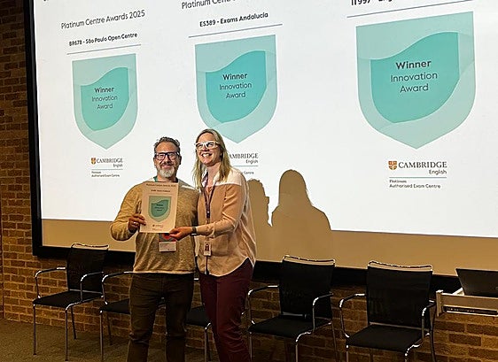 El centro examinador de Granada premiado por la Universidad de Cambridge como el más innovador del mundo