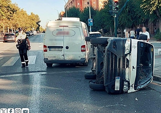 Accidente en Joaquina Eguaras este sábado por la mañana.