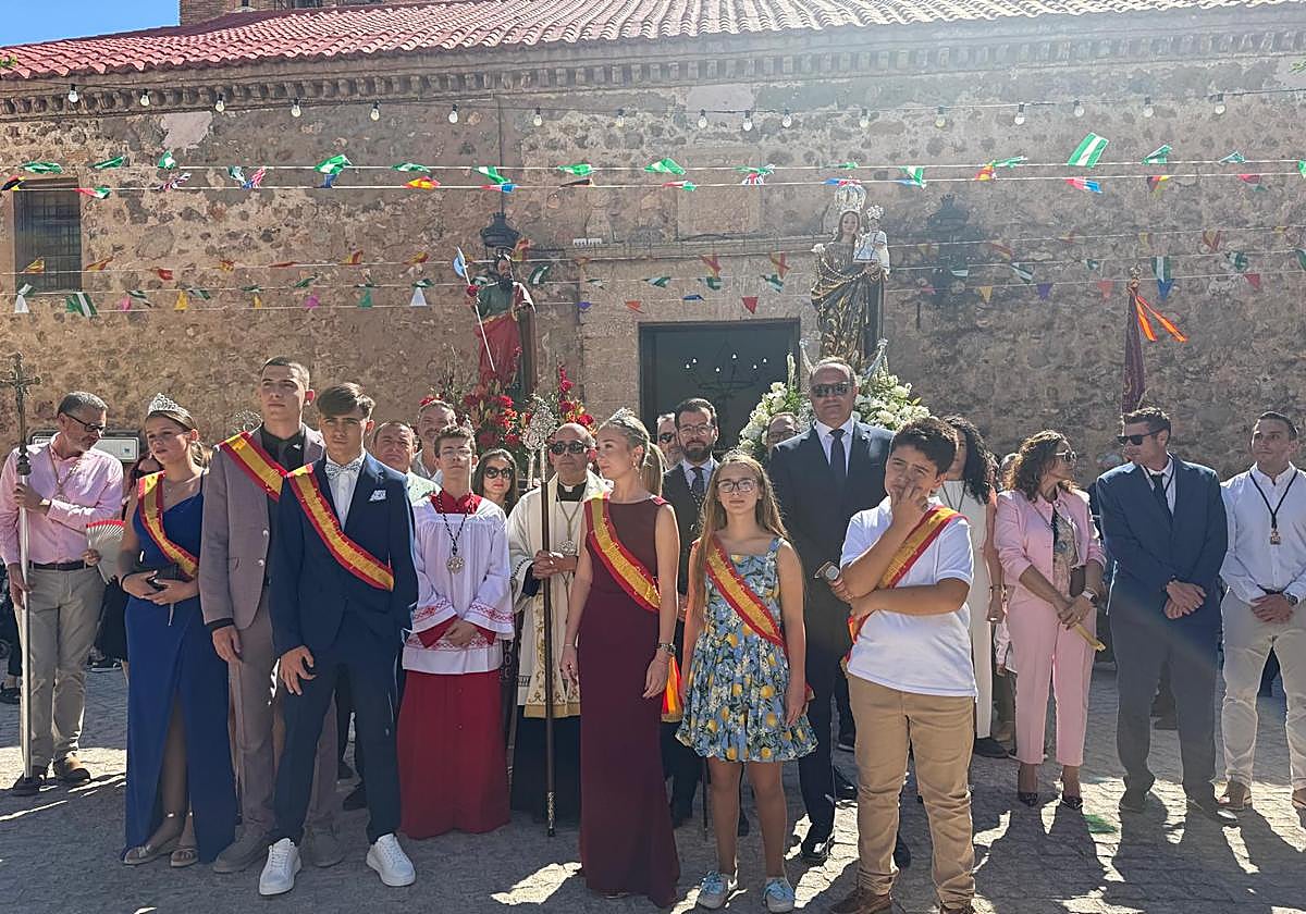 La Virgen del Rosario y San Judas Tadeo en procesión.