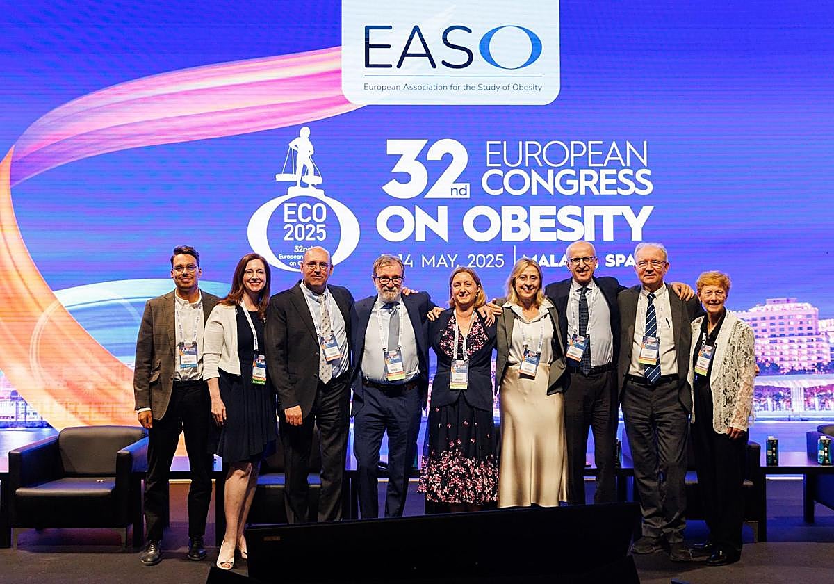 Por la izquierda, Borja Martínez, junto al resto del equipo europeo de la asociación EASO.