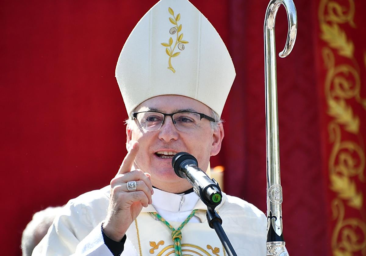 El obispo de Jaén, Sebastián Chico, en la Magna del 4 de octubre.