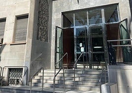 Acceso a la Audiencia Provincial.