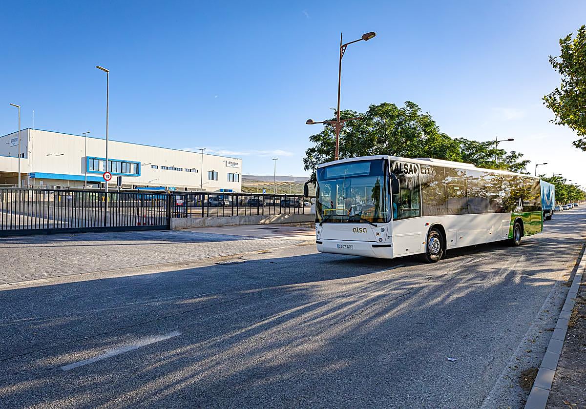 Autobús entre la capital y el Polígono Tecnológico de Escúzar.