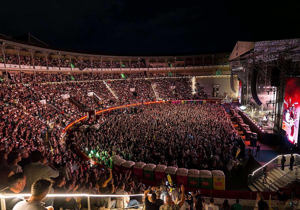 Uno de los conciertos con lleno en la plaza de toros.