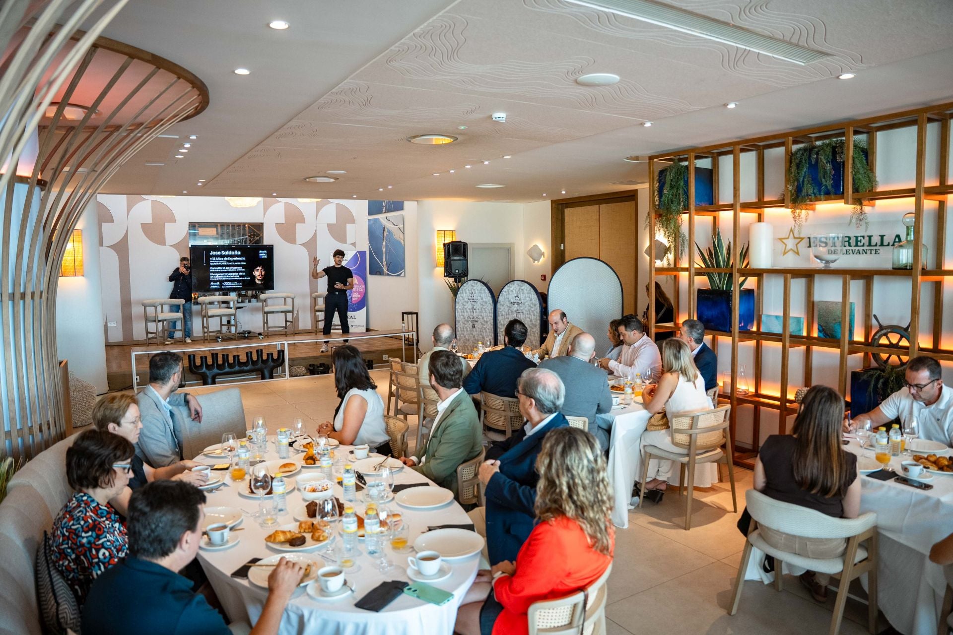 José Saldaña, durante su intervención en el desayuno informativo de IDEAL Almería.