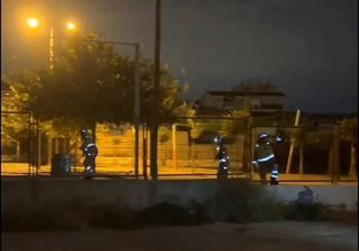 Quejas de vecinos e intervención de Bomberos por sonar 'Cumpleaños feliz' durante la madrugada en un colegio de Murcia