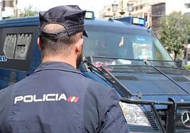 La Policía Nacional investiga los hechos.