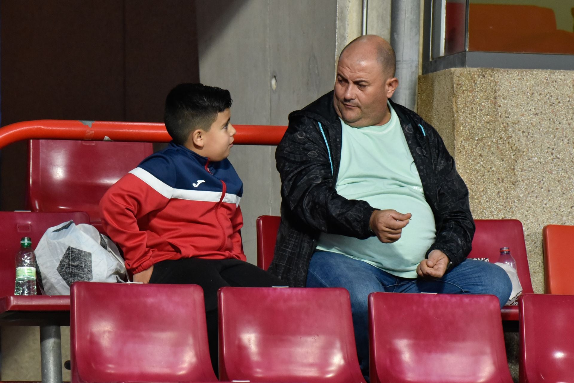 Búscate en la grada del Granada-Las Palmas