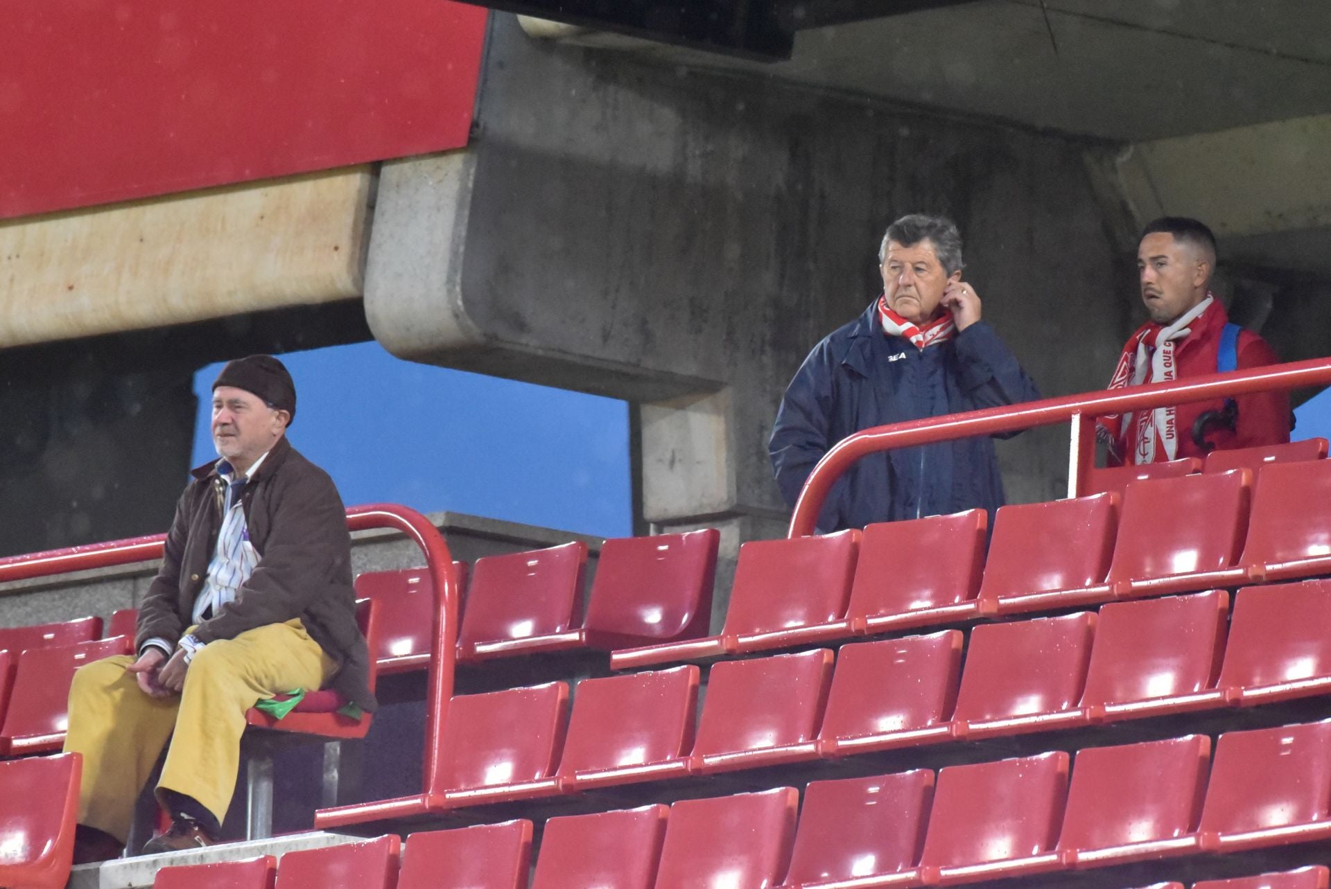 Búscate en la grada del Granada-Las Palmas