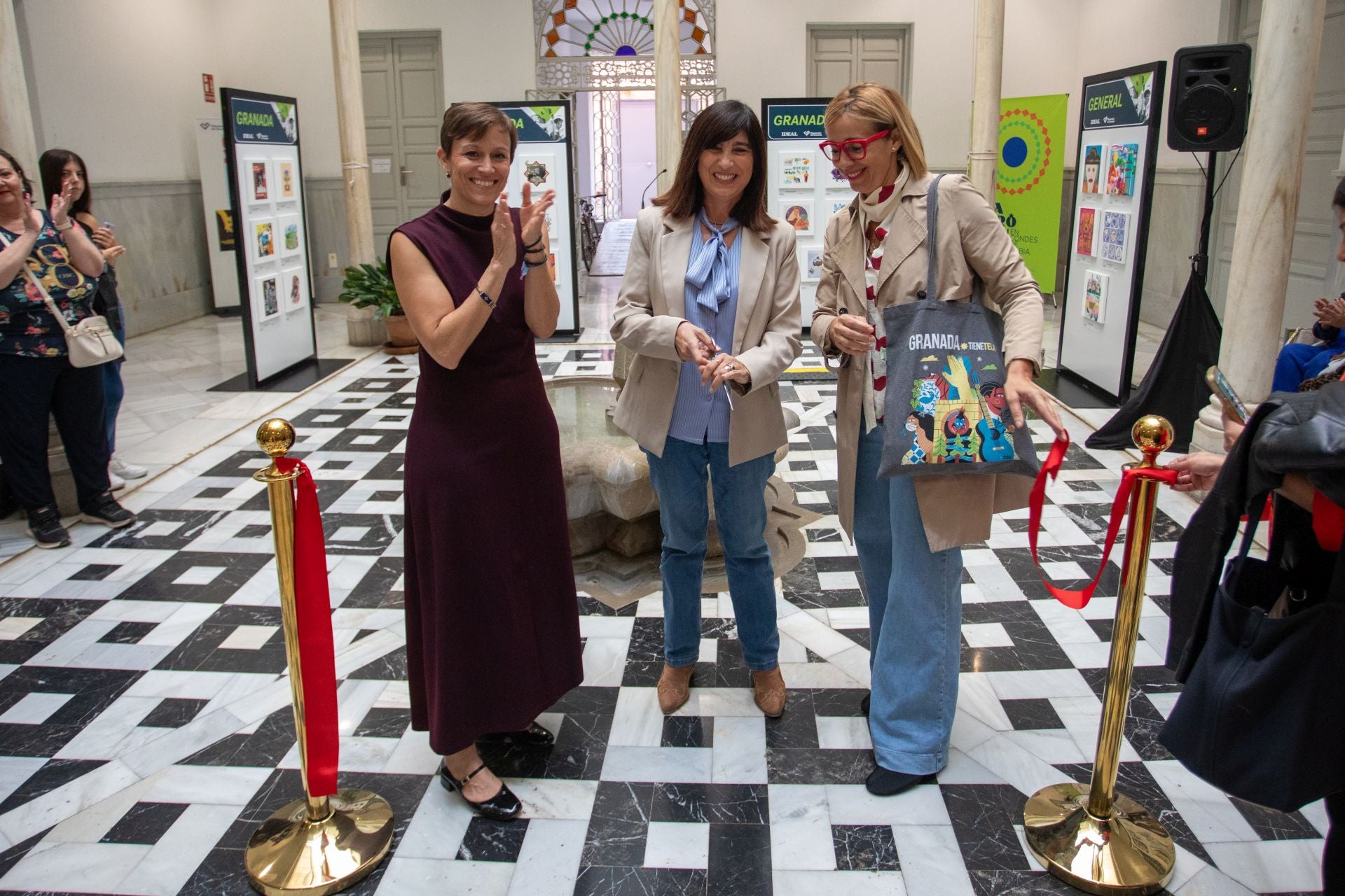 Las imágenes de las obras finalistas de &#039;Granada tiene tela&#039;