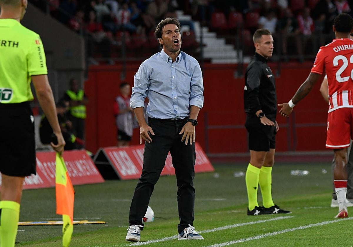 Rubi cabreado durante el UD Almería-Real Zaragoza