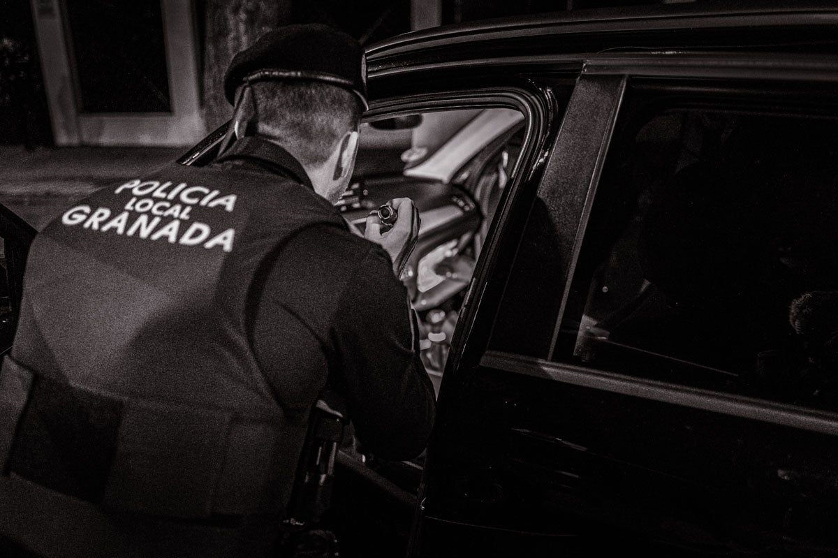 La patrulla, al detalle: una noche con la Policía Local de Granada