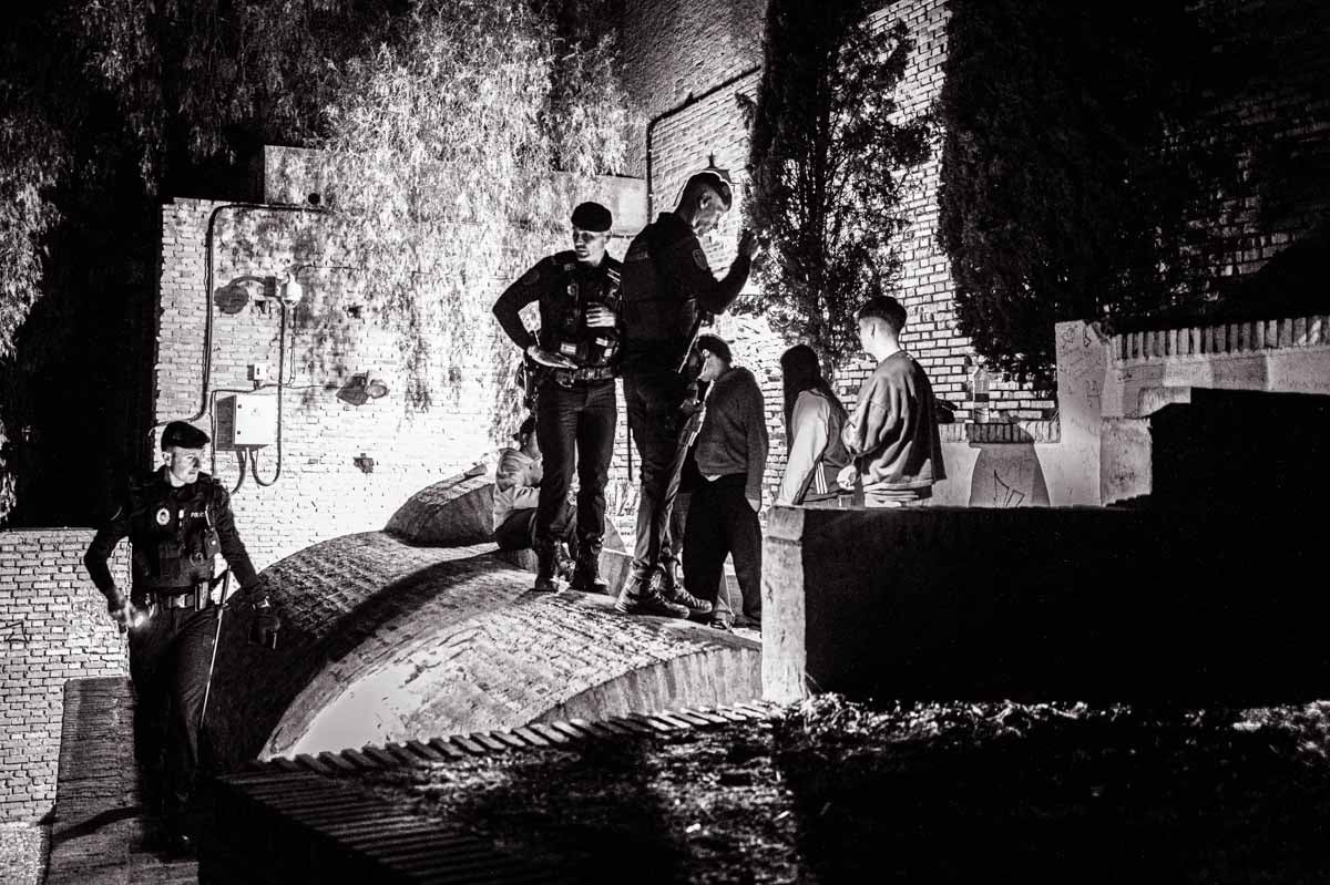 La patrulla, al detalle: una noche con la Policía Local de Granada