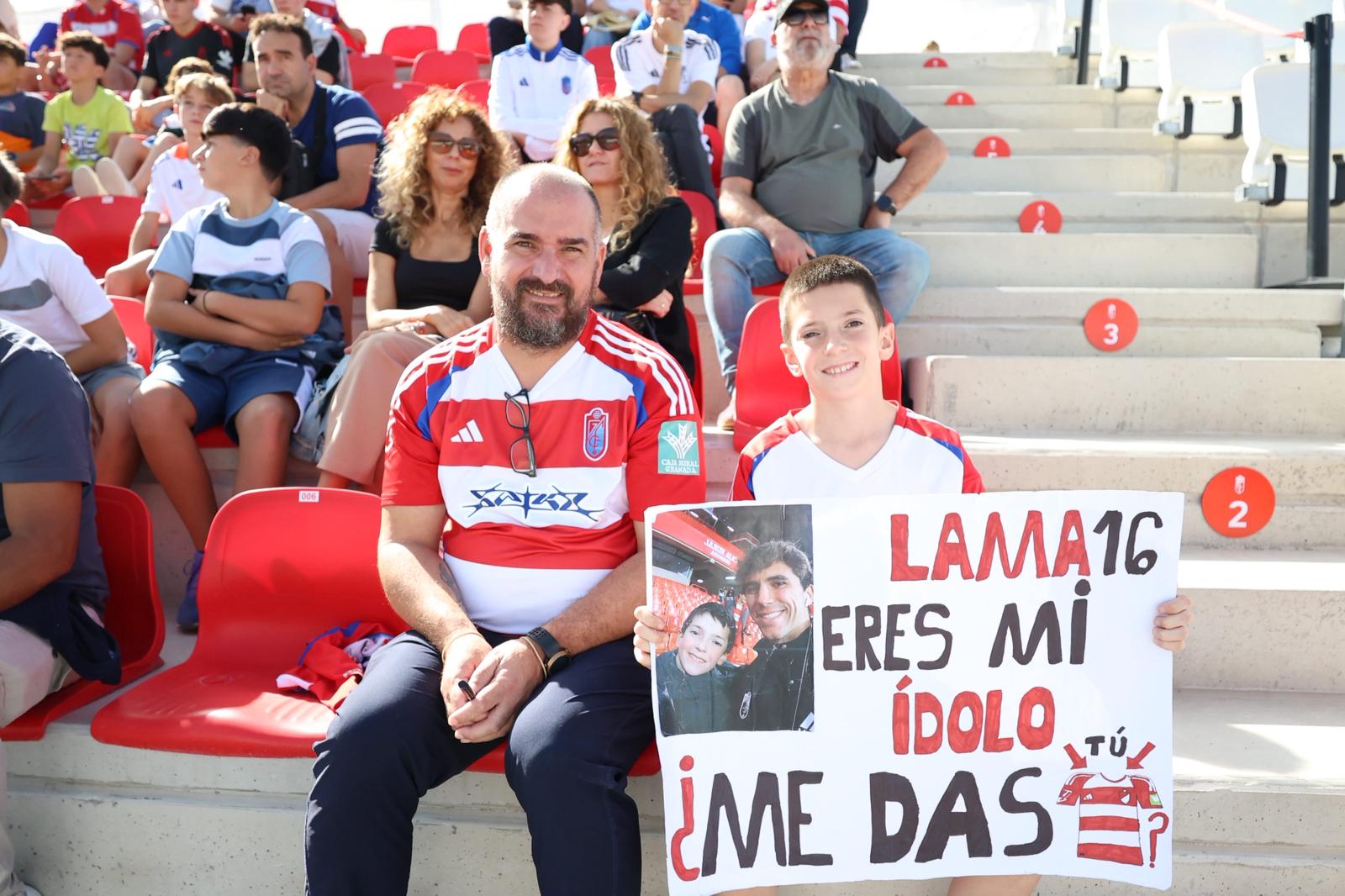 El Granada reúne a 400 personas en su entrenamiento a puerta abierta