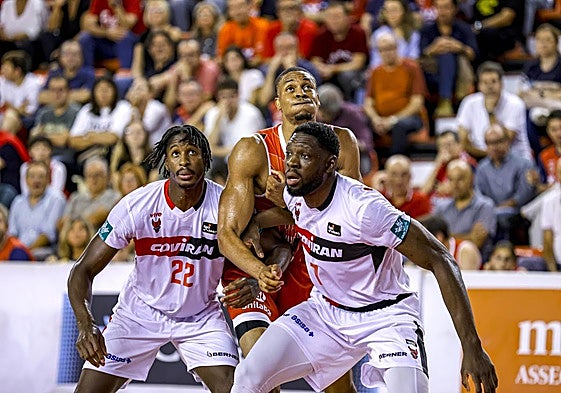 Cerrar el rebote, entre las tareas que mejor ha hecho el Covirán en lo que va de Liga.