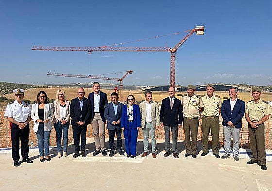 Visita de autoridades a las obras del campus principal del Cetedex.